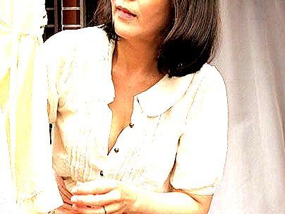 ＜人妻熟女！＞性欲高まり我慢限界のムチムチ巨乳おっぱいママ！息子とエロ行為になるぞ！