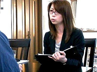 ＜女弁護士！＞上品な感じの清楚系美乳おっぱい弁護士！強引にヤラレマクリになっちゃうゾ！！