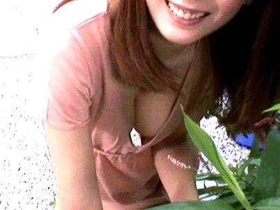 ＜神乳若妻！＞スタイル抜群ボイン巨乳オッパイオネエさんが...草取り手伝ったらエロ行為シテクレチャウ！！！