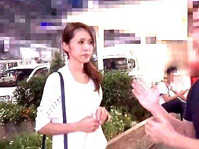 ＜人妻ナンパ！＞仕事帰りの上品な感じの清楚系奥さんゲット！口説いてなし崩し的エロ行為に持ち込む！