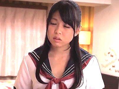 ＜ノーブラ！＞清楚系真面目そうなセーラー服女子！家庭教師にエロ行為になっちゃう！