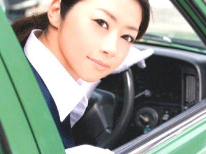 ＜タクシードライバー！＞真面目そうな清楚系女ドライバーが乗客とエロ行為シチャウゾ！！！！