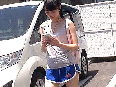 ＜素人ナンパ！＞スレンダー細身美乳ノーブラで過ごす女子！ゲット簡単にエチエチできちゃうぞ！