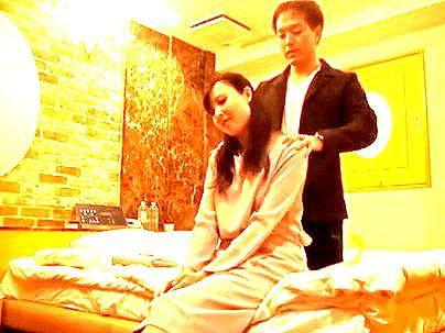 ＜SEXを盗撮！＞「三十路エッロ！」同窓会で再会したシロウト奥さん！モニタリングでエロ行為シチャウゾ！