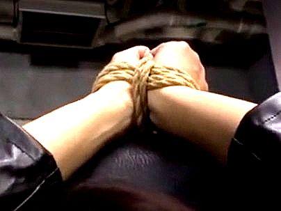 ＜女捜査官！＞アナル丸見せ状態のスレンダー細身美人オネエサン！調教エロ行為犯されレイプされるぞ！