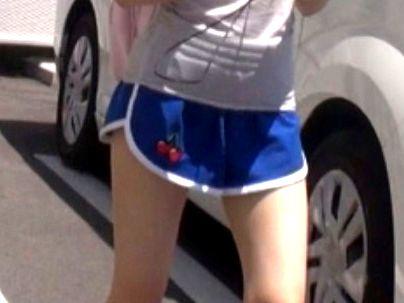 ＜乱交ハメ撮り！＞スレンダー細身のノーブラ女子が乱交エロ行為でもだえ感じちゃうぞｗｗｗｗｗｗ