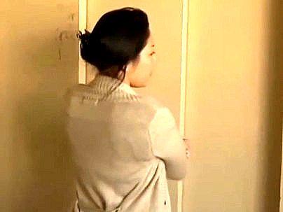 ＜ヘンリー塚本！＞性欲高めの欲求不満熟女のオバサン！男とベロチュー絡み合うぞ！