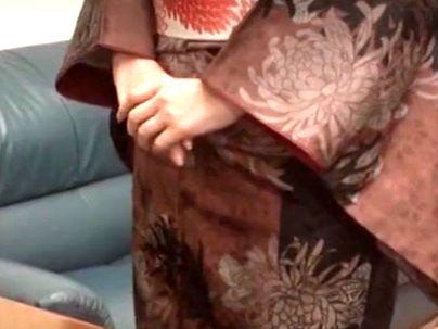 ＜女将！＞「すみませんが・・・」巨乳おっぱいのおでん屋女将！弱みを体使って乗り越えて・・・