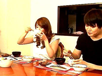 ＜入れ替わり！＞巨乳おっぱい人妻と息子の体がまさかの交換！息子とパパがエロ行為とかｗ