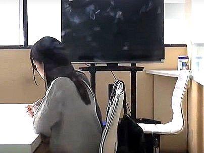 ＜素人カップル！＞滅茶苦茶エロカワイ子ちゃん！彼の前でガニ股空気椅子とかマジでエロしこ！