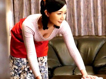 ＜人妻熟女】！＞「いいのよ…♡」欲求不満の巨乳おっぱい美魔女な母の友達！禁断エロ行為しちゃうぞ！