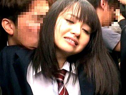 ＜バス痴ｶﾝ！＞清楚系美乳おっぱいスレンダー細身女子！バスで痴漢行為でヤラレマクリになっちゃうゾ！！