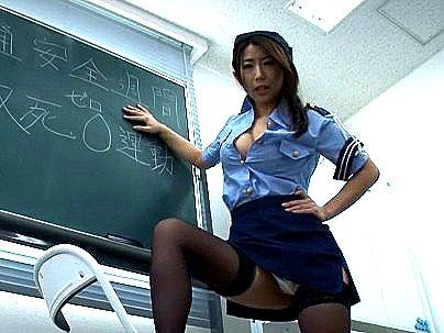 ＜篠田あゆみ！＞スタイル抜群巨乳おっぱい美人府警！まさかの痴女行為で最高！