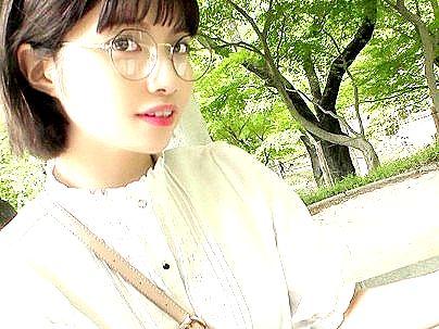 ＜美少女ナンパ！＞清楚系真面目そうな眼鏡美巨乳オッパイ女子！口説かれてエロ行為に！