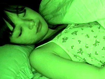 ＜夜這い！＞「？？？」スリムな体の美乳おっぱい妹！強引にエロ行為に持ち込まれる！