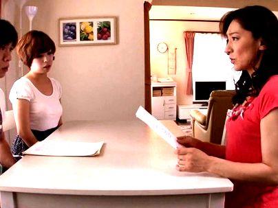 ＜代理出産！＞「え、いいのかしら？」息子夫婦のお願いで・・上品な感じの美魔女オバサンが代理ｓｅｘシチャウゾ！