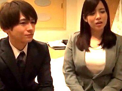 ＜人妻OL！＞「え、何やるんですか？」豊満ムチムチエロい体の奥さんOL！エロ企画で後輩とエチエチ発展シチャウゾ！