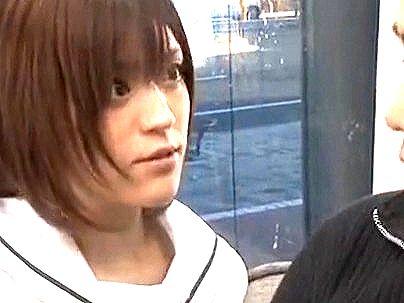 ＜逆ナンパ企画！＞イケイケな感じのショートカット可愛い美少女！童貞君とエロ行為に！