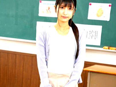 ＜新任女教師！＞「イッチャウ…」スリムな体の美乳おっぱい先生！体使って生徒に教えちゃうぞ！