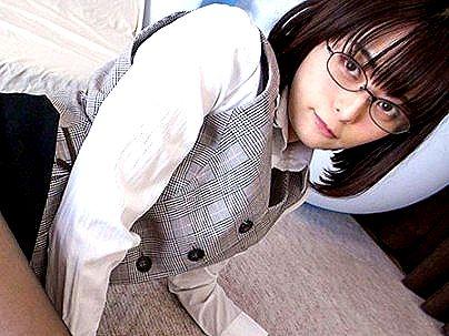 ＜OL！＞ヤバイぐら可愛い女子OL！着衣セックスが気持ち良すぎる件！