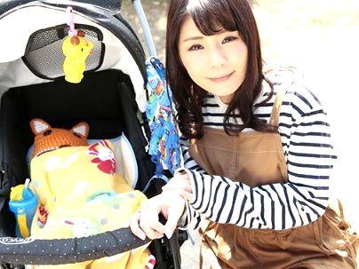 ＜人妻がNTR膣内射精！＞子持ちの奥さんが人妻がマジックミラー号でエロ行為に!!!!!!!