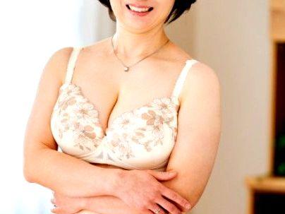 ＜人妻熟女！＞「五十路、エっロ…！」清楚系真面目そうなムチムチ巨乳おっぱい！ガチパコザーメン中出しに！