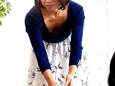 ＜四十路人妻！＞スレンダー細見上品な感じのおくさんヒトヅマ！息子の友達とエロ行為！