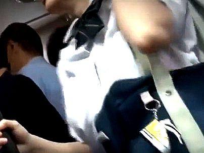 ＜バス痴●！＞真面目そうな清楚系制服美少女！バスの中で痴漢行為でヤラレマクリになっちゃうゾ！！
