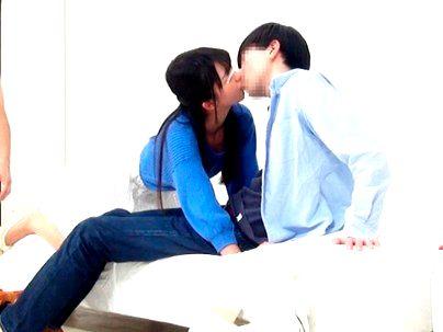 ＜素人モニタリング！＞上品な感じの清楚系美人お姉さんがキス継続企画に挑戦したら！！！！
