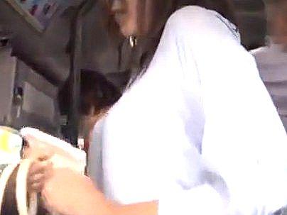 ＜スレンダー巨乳！＞エロい体のおばさんが痴漢師にヤラレマクリ！！！！