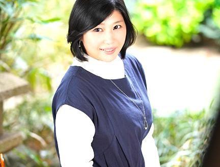 ＜初撮り人妻！＞結婚16年目のレスのオバサン熟女！ＡＶ出演決めちゃうゾ！