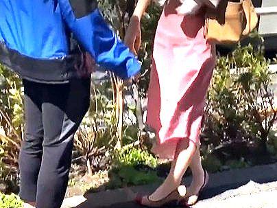 ＜快楽堕ち！＞街で見かけた上品な感じの女子大生JDが男優のすご腕でエロ行為に！！！！