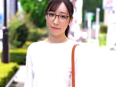 ＜素人企画＞上品な感じの清楚系専門学生がマジックミラー号でエロ行為にあっちゃうぞ！！！！！