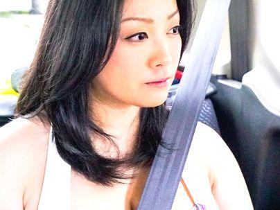 ＜美魔女！＞「デケぇ…」巨乳おっぱいの元アイドル芸能人！刑務所？でエロ行為になるぞ！