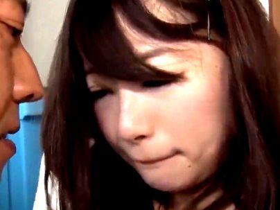 ＜若妻！＞「こんなこと…」上品ぶってる美人ママ！ゴミ捨て場でなし崩し的にエロ行為持ち込まれるぞ！