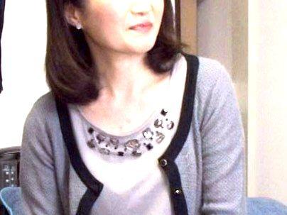 ＜五十路！＞「ババア、エッロ！」清楚な感じのおばさん！口説いてなし崩し的やっちゃうぞ(無料エロ動画)