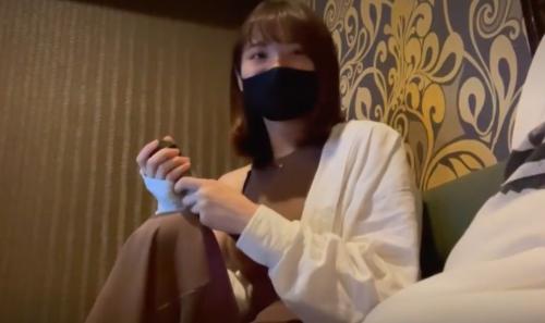 【個人撮影】カラオケボックスで生ハメされながら歌るスケベ女子