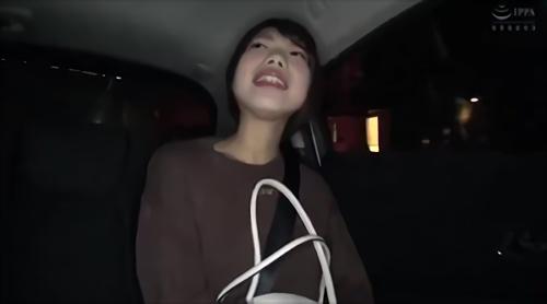 若妻が夫に内緒でAV出演！性器丸見え玩具責めファック