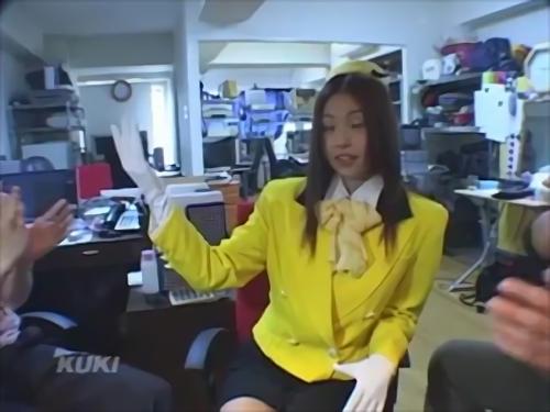 美人バス運転手のお姉さんが無理矢理手マンされて潮吹きザーメンファック生挿入グループファック！