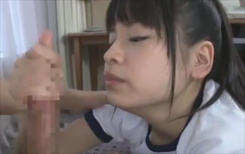 全身の白さが一層際立つほどきめ細かい柔肌の桃尻！お尻の柔らかさ、触り心地の良さはもちろんのこと！