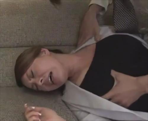 巨乳たちが、清楚なノースリーブの私服でAV撮影にやってきて、恥ずかしいワキ見せをする、外で待ち合わせてワキ見せ開始、おっぱいよりも恥ずかしいワキを接写、スタジオに移動し！