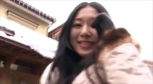 『フェラチオ』昼休みに会社の目の前でアダルトビデオに出演してもらいました、翌日、彼女の生まれ育った地元を案内してセックスしたのだが、見かけによら！