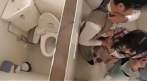 『少女』卑屈な男たちに突然襲われ反発しながらもセンシブル箇所をイジり倒され押し寄せるカイカンに限界突破、絶頂声は激しいトイキとなりビクビク！