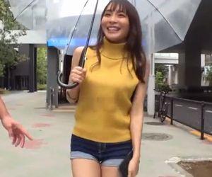 【巨乳】知り合いに友達を紹介してもらってSEX！美女が腰を動かして喘いでいる姿は興奮する