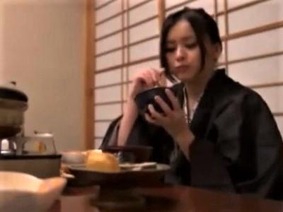 【幼妻】不倫相手と旅館に泊まってNTRセックス！主婦の心の内にある不倫心と生態を知る