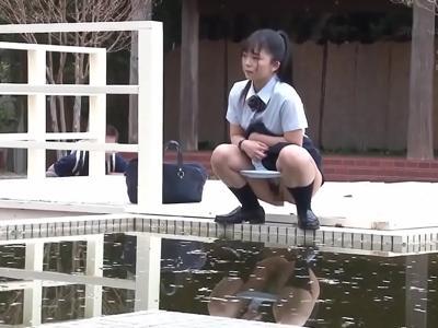 【アダルト動画】女の魅力あふれる先生が学校に来ない男性学生の自宅を訪問！超絶可愛い美女のエッチな姿をご堪能