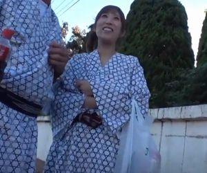 【フェラ】温泉旅行に来ていたカップル！疚しい感情が女体の感度を更に引き上げる