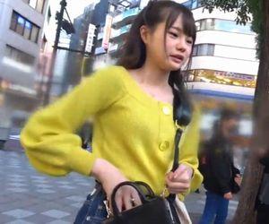 【騎乗位】幼い顔の女の子とエッチ！ピストンの突き上げる圧迫で限界寸前
