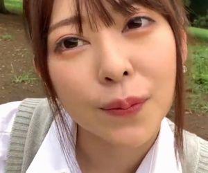 【フェラ】貧乳だけどかわいい女学生とエッチ！後ろからの刺激で女の本能を目覚めさせる