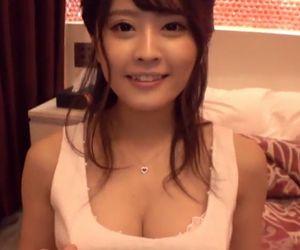 【巨乳】カメラを向けられた状態で一人エッチまでしてくれる彼氏大好き美女！ハメられて中に伝わる刺激で限界寸前